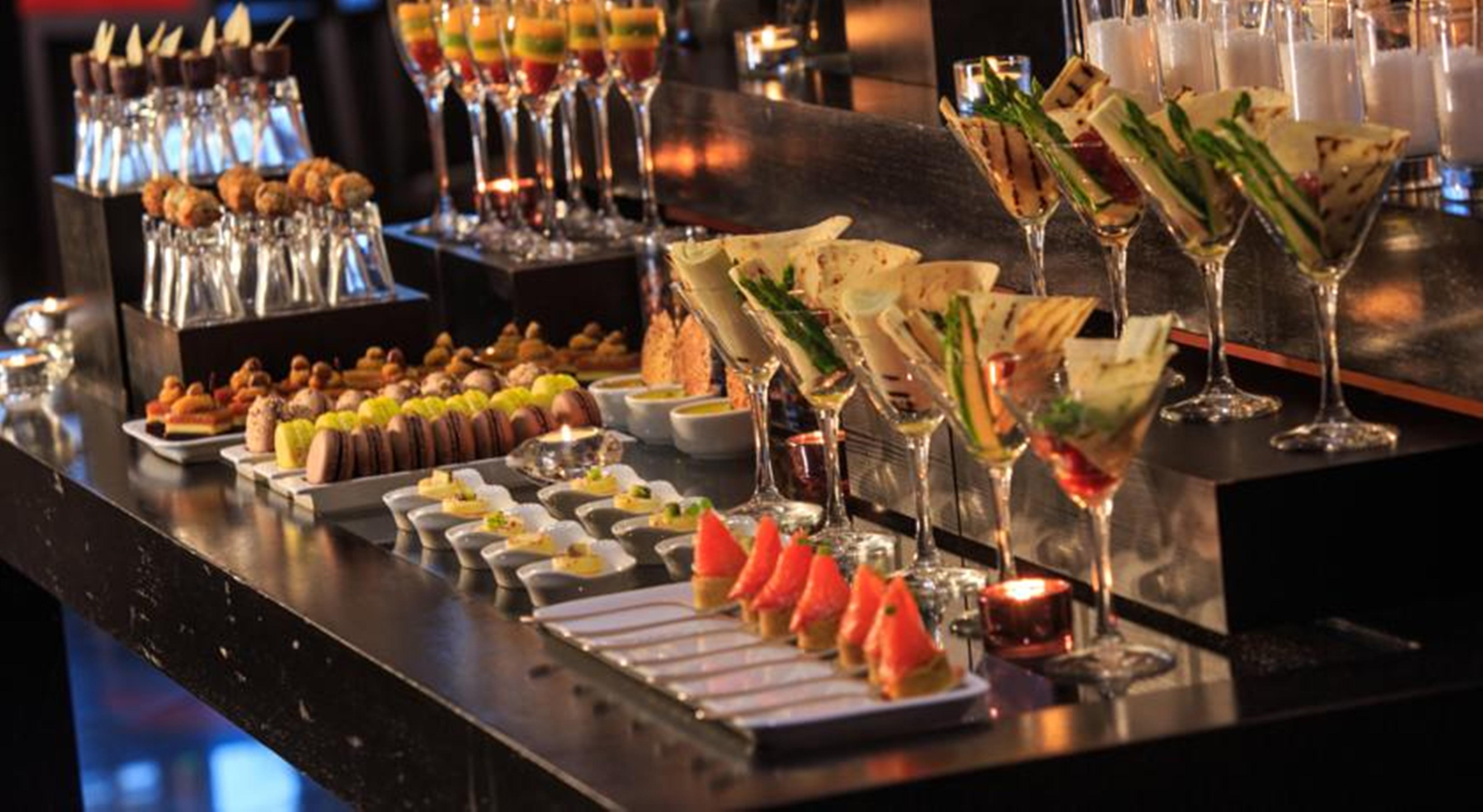 Renaissance Sao Paulo Hotel Exteriör bild A selection of canapés